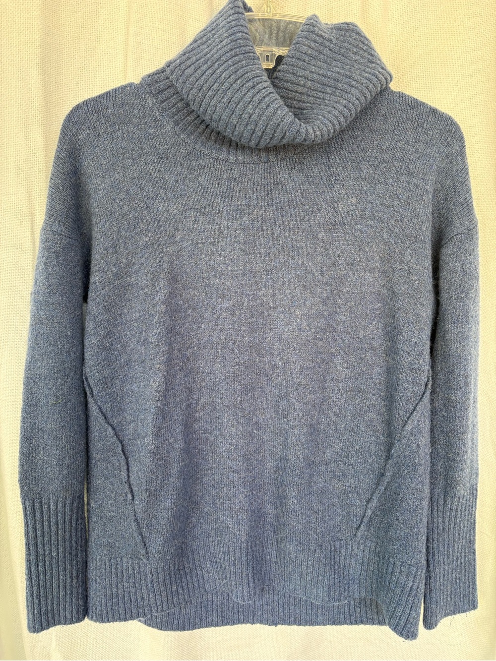 GAP women's heather blue turtleneck sweater, size L